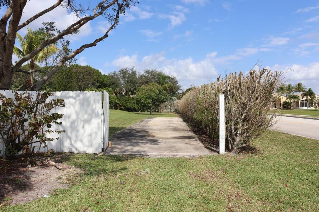 Вилла 4/3.5 House With Pool- Boynton Beach, Fl. Экстерьер фото