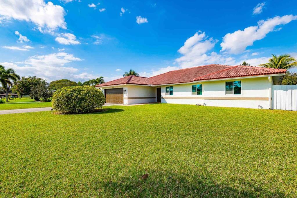 Вилла 4/3.5 House With Pool- Boynton Beach, Fl. Экстерьер фото